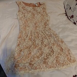 Champagne lace dress (juniors)